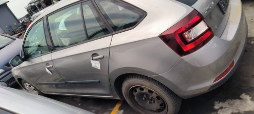 Tür links heck LF8H HB SKODA RAPID LIFT