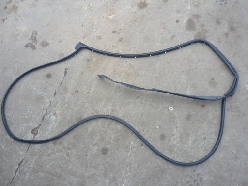 Уплотнение двери Dodge RAM 2019-