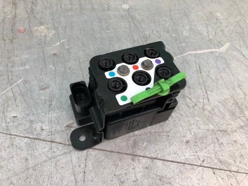 Розподільний блок підвіски vw phaeton