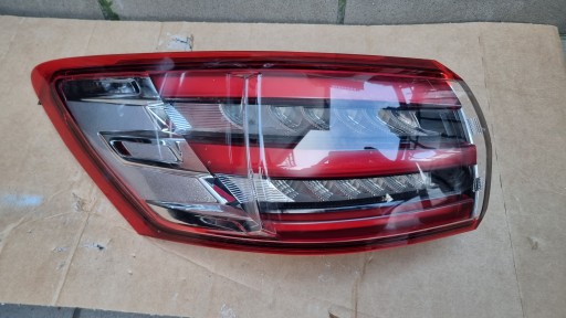 2015 - Фонарь задний правый в двери багажника на крыле светодиодный ford s-max mk2 em2b-13405-bg