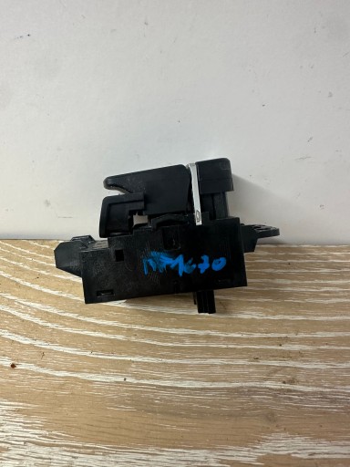 button brakes HOLD BMW 5 G30 6842027