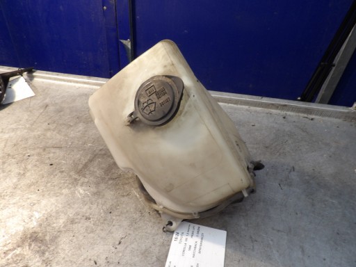 Toyota Corolla VIII tank washers 060351-618