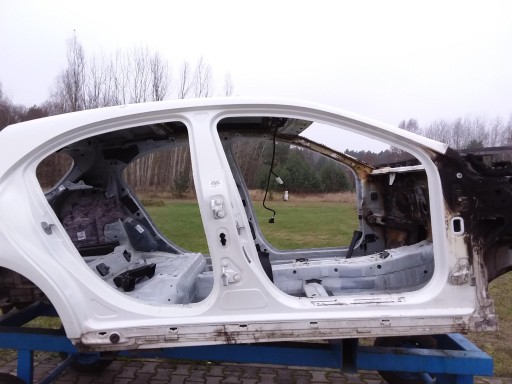 MERCEDES A W176 порог правая стойка 650