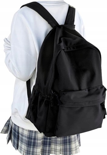 Чорний шкільний рюкзак на багато відділень