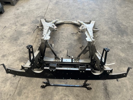 Подрамник Ferrari F8 Задняя балка ЗАДНЯЯ ПОДУШКА ДВИГАТЕЛЯ