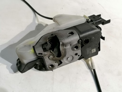 Peugeot 3008 and lock left front 6 PIN