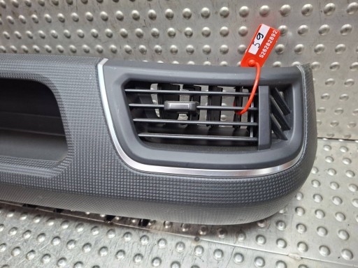 moulding DEKOR of the dashboard ROZDZIELCZEJ 683103911R RENAULT TRAFIC III IV LIFT 2021