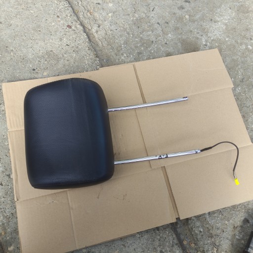 MERCEDES W251 R-класс подголовник правый активный