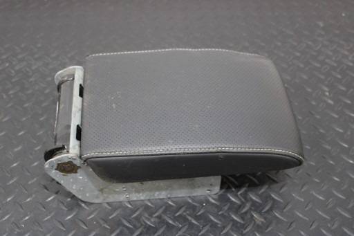 armrest VW GOLF VI 6 5K7 CABRIO 5M0864207F