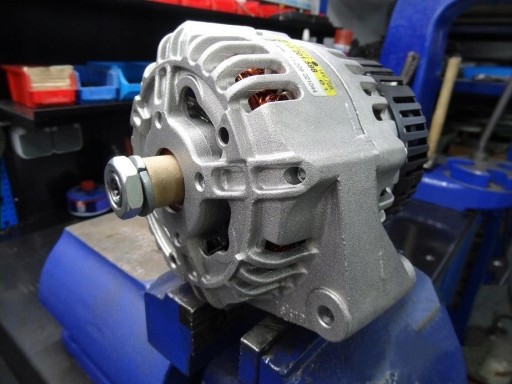 Генератор fendt massey ferguson deutz jcb claas manitou iskra чехол claas