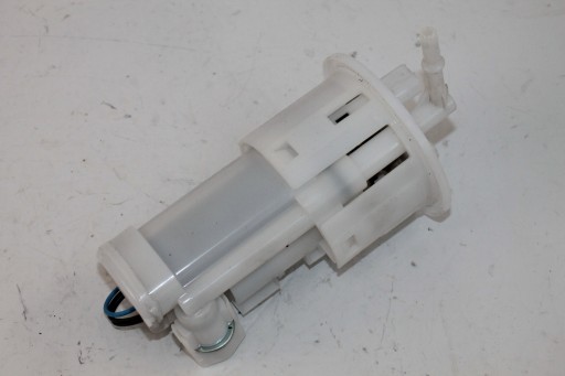 T765 26 - TRIUMPH STREET TRIPLE RS 765 ПАЛИВНИЙ НАСОС