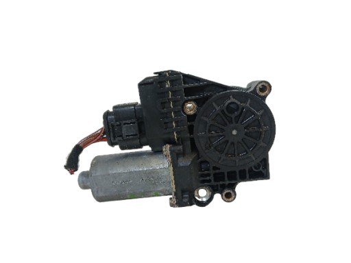 AUDI A6 C5 motorek okna pravý předek 0130821774