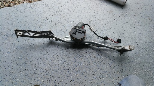 2118201340 2118204842 - MERCEDES W211 передній склоочисник в зборі