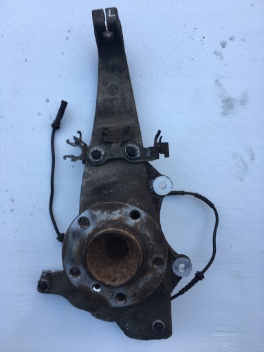 Bmw 520 f10 f11 поворотный кулак левый передний