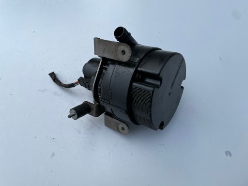 000 140 - Насос вторинного повітря Мерседес В164 А0001404385