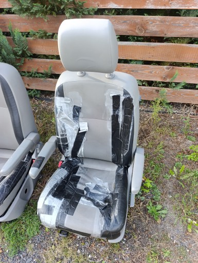 seats front komplet VW T5 T6 z podlokietnikami pasazer kierowca airbag