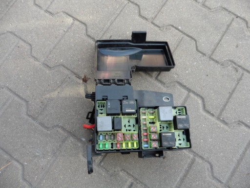 Коробка запобіжників jaguar f-type