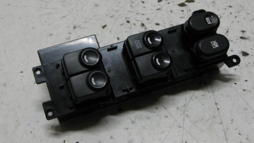 HYUNDAI I30 1.6 CRDI 12R PANEL of the window 93570-2L010