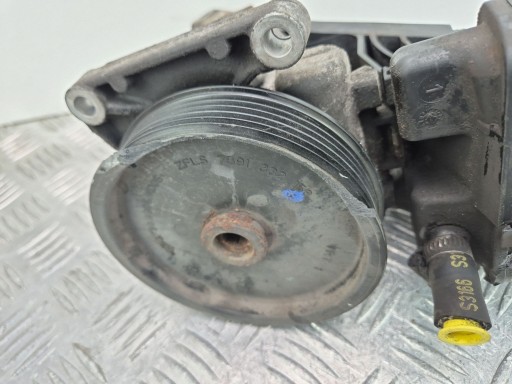 Mercedes Sprinter 2.2 W906 servo pump A0064667801 OM651