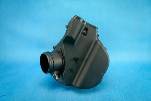 cover of a filter, air right Audi A8 4H D4 3.0TDI 4H0133824R 4H0133384G