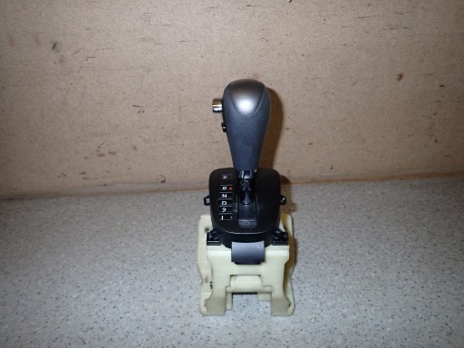 HYUNDAI i10 07-13 важіль перемикання передач Автомат