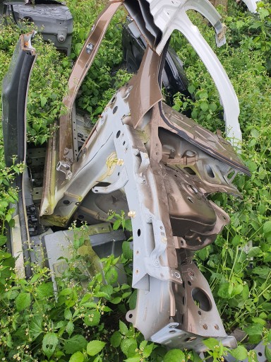 12341231 - ЧВЕРТЬ ЛЮТНЯ ПРАВА PEUGEOT 2008р