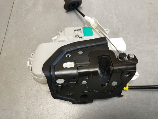 Audi A5 Sportback 8TA 2016 lock left front 8J1837015F