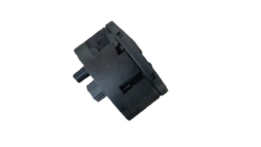 MERCEDES W211 button of the opening bonnet boot A2118205510