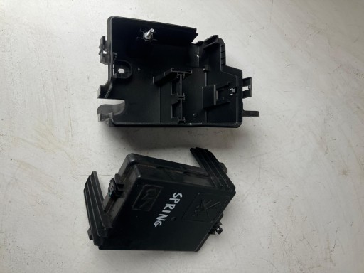Boîte Boîte à fusibles DACIA SPRING 243805284R 243127363R