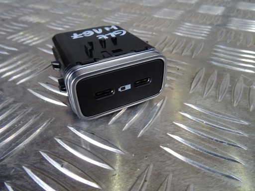MERCEDES GLE W167 USB зарядное устройство A1678205201