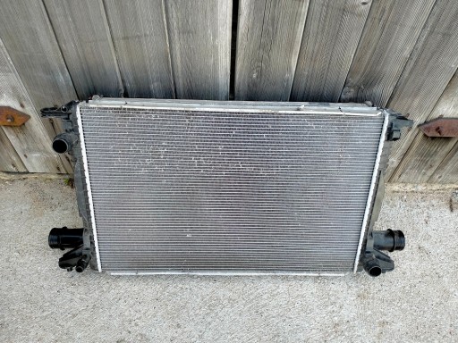 8W0121251AB - РАДИАТОР АУДИ Q7 16-