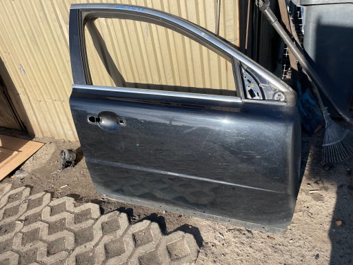 VOLVO V70 III передні праві двері
