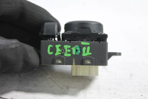 PANEL REGULATIONS- DER SPIEGEL 93530-A2950 CEED II 12-18