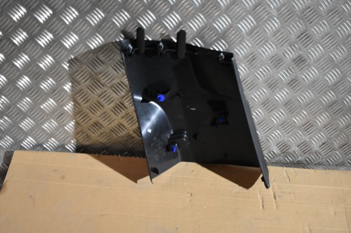 cover SLUPKA B right PORSCHE TAYCAN CROSS TURISMO 1