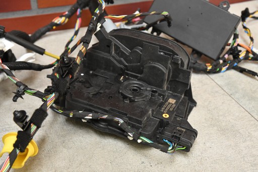 lock door right rear part DOCIAGANIE SOFT CLOSE wiring NAPED BMW 7 G70 i7