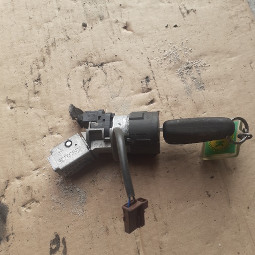 ignition key CITROEN C4 PICASSO and 06-13 R. 9663123380