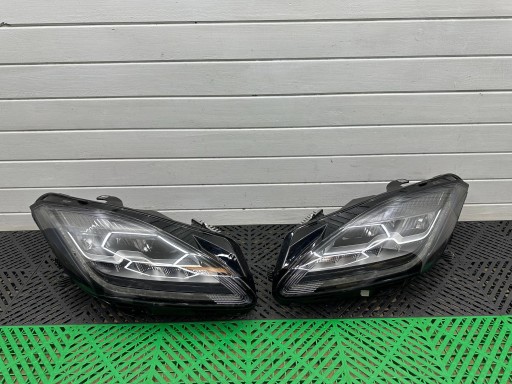 Reflektor Jaguar E-Pace J9C313W030EC J9C313W029EC