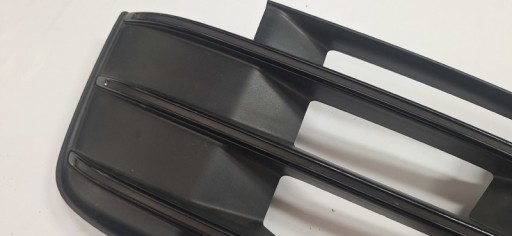grid of a bumper left front AUDI Q7 4M0807681D