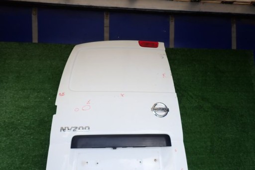 NISSAN NV200 09- ajtó bal hátsó far