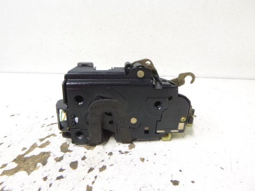lock door rear part left Volkswagen Polo 9N3 5D 2005r. 3B1837015AM