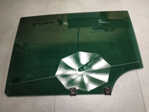 Peugeot 3008 and 2012 window left rear part