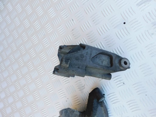 VW Crafter 2.0 holder lapy of the engine komplet 2 szt 03L199308 03L199307