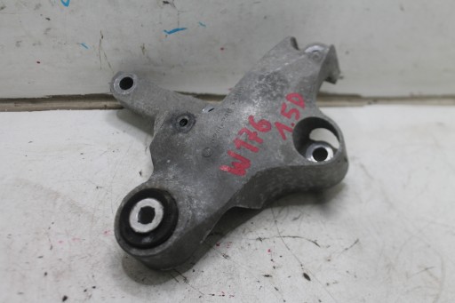 supporto Supporti motore usato A2462401309 MERCEDES A-KLASA W176 1.5 CDI 12-18