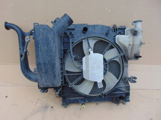 РАДІАТОРИ ВЕНТИЛЯТОР ПОВІТРЯНИЙ ФІЛЬТР TOYOTA IQ