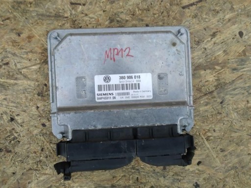 Компьютер контроллера двигателя audi a4 b5 1.6 3b0906018