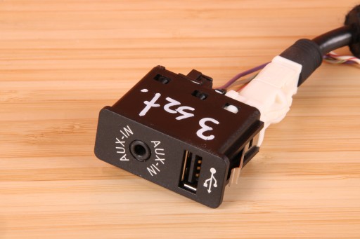 BMW F45 F46 X1 F48 X3 F25 X5 F15 X6 F16 Adaptateur PORT USB AUX IN 9266607