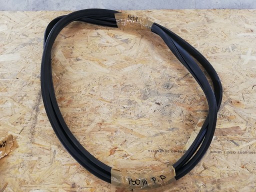 Ущільнення дверей правий передній HYUNDAI i30 III 17-22