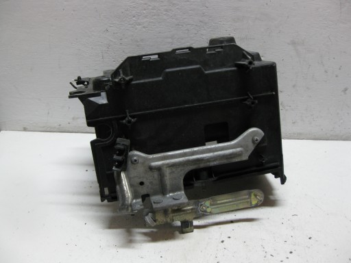 MAZDA 3 BK 06R holder of the battery cover BP4K56040