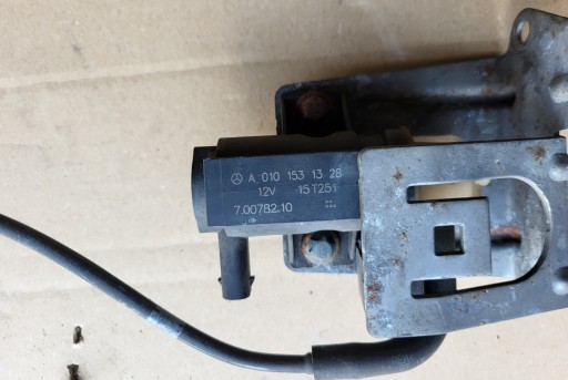 valve vacual wiring console MERCEDES C-KL W205 A0101531328 OE