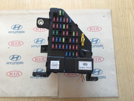 KIA SPORTAGE II 2.0 CRDI БЛОК ПРЕДОХРАНИТЕЛЕЙ 91950-1F510